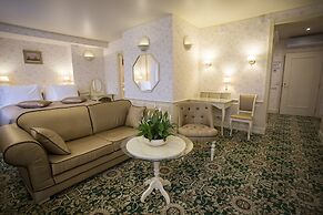 Izmailovo Alfa Hotel