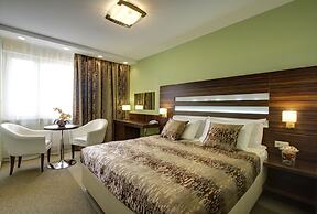 Izmailovo Alfa Hotel