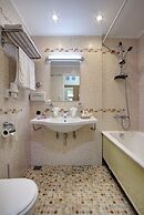 Izmailovo Alfa Hotel