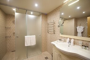 Izmailovo Alfa Hotel