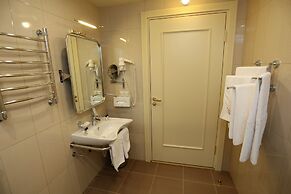 Izmailovo Alfa Hotel