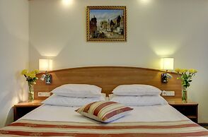 Izmailovo Alfa Hotel