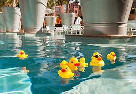 African Pride Melrose Arch Hotel, Autograph Collection