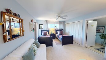 Litchfield Beach & Golf Resort