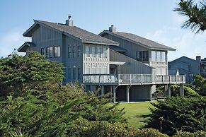 Litchfield Beach & Golf Resort