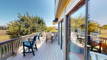 Litchfield Beach & Golf Resort