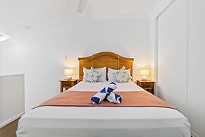 Trinity Beach Club Holiday Apartments