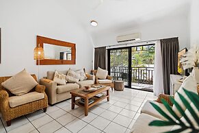Trinity Beach Club Holiday Apartments