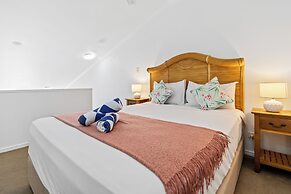 Trinity Beach Club Holiday Apartments