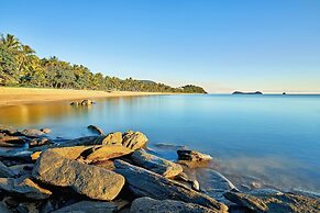 Trinity Beach Club Holiday Apartments