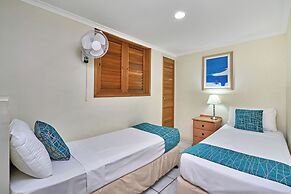 Trinity Beach Club Holiday Apartments