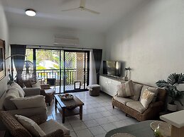 Trinity Beach Club Holiday Apartments
