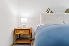 Trinity Beach Club Holiday Apartments