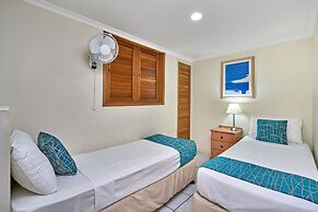 Trinity Beach Club Holiday Apartments