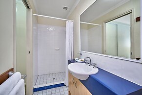 Trinity Beach Club Holiday Apartments