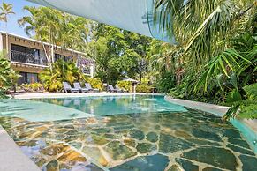 Trinity Beach Club Holiday Apartments