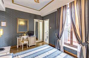 Hotel La Lumiere di Piazza di Spagna