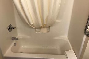 AmericInn by Wyndham Maquoketa