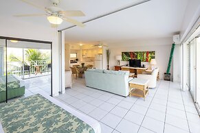 Waikiki Shore by OUTRIGGER