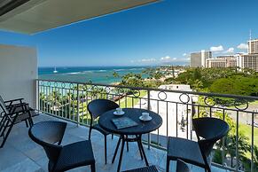 Waikiki Shore by OUTRIGGER