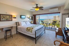 Waikiki Shore by OUTRIGGER