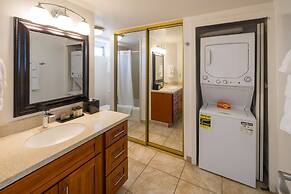 Waikiki Shore by OUTRIGGER