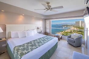 Waikiki Shore by OUTRIGGER