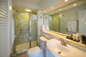 Waikiki Shore by OUTRIGGER