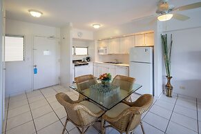 Waikiki Shore by OUTRIGGER