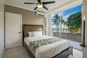 Waikiki Shore by OUTRIGGER