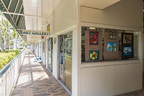 Waikiki Shore by OUTRIGGER