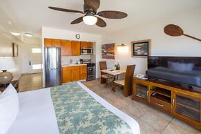 Waikiki Shore by OUTRIGGER