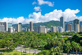Waikiki Shore by OUTRIGGER