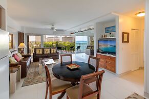 Waikiki Shore by OUTRIGGER