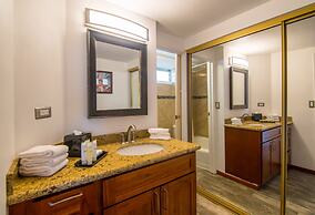 Waikiki Shore by OUTRIGGER