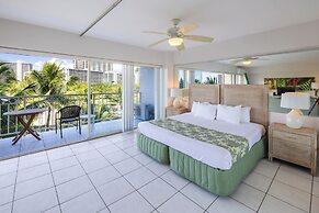 Waikiki Shore by OUTRIGGER