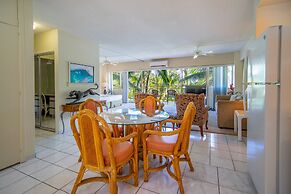 Waikiki Shore by OUTRIGGER