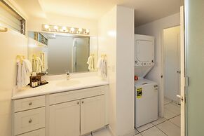 Waikiki Shore by OUTRIGGER