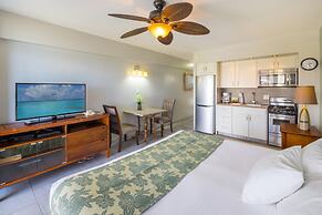 Waikiki Shore by OUTRIGGER