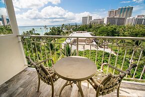 Waikiki Shore by OUTRIGGER