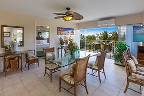 Waikiki Shore by OUTRIGGER