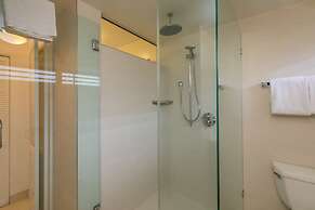 Waikiki Shore by OUTRIGGER