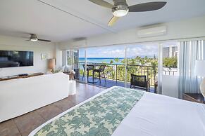 Waikiki Shore by OUTRIGGER