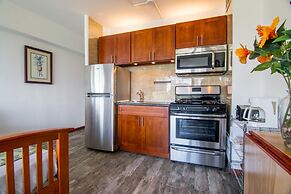 Waikiki Shore by OUTRIGGER