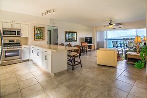 Waikiki Shore by OUTRIGGER