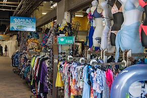 Waikiki Shore by OUTRIGGER