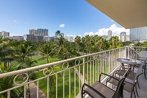 Waikiki Shore by OUTRIGGER