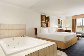 Days Inn & Suites by Wyndham Niagara Falls Centre St. By the Falls