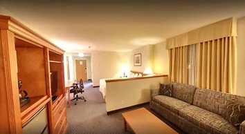 Days Inn & Suites by Wyndham Niagara Falls Centre St. By the Falls