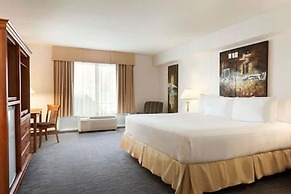 Days Inn & Suites by Wyndham Niagara Falls Centre St. By the Falls